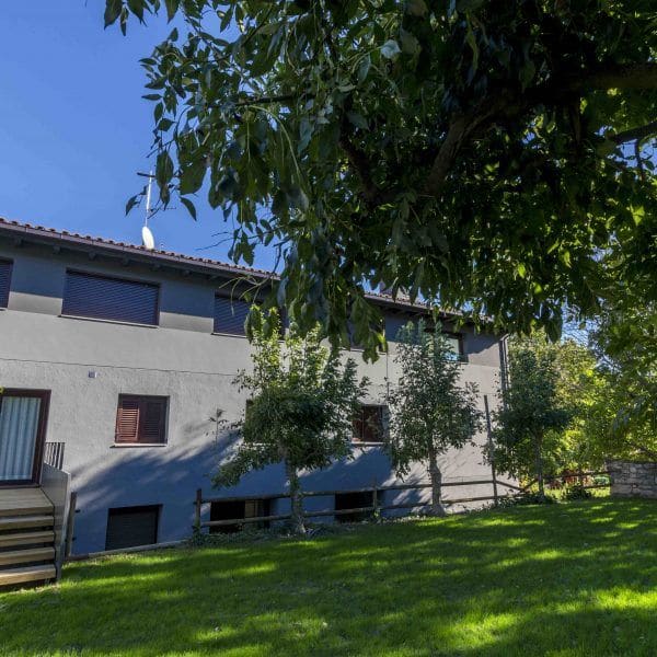 exteriors casa rural la pomera vilaller 4